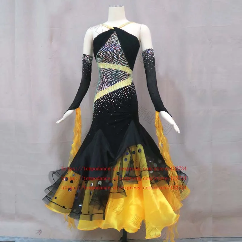 Black velvet Women Modern Waltz Tango Smooth Ballroom Dance Dress Standard Ballroom Dress 2018 of ballroom dance clothing
Black velvet Women Modern Waltz Tango Smooth Ballroom Dance Dress Standard Ballroom Dress 2018 of ballroom dance clothing
