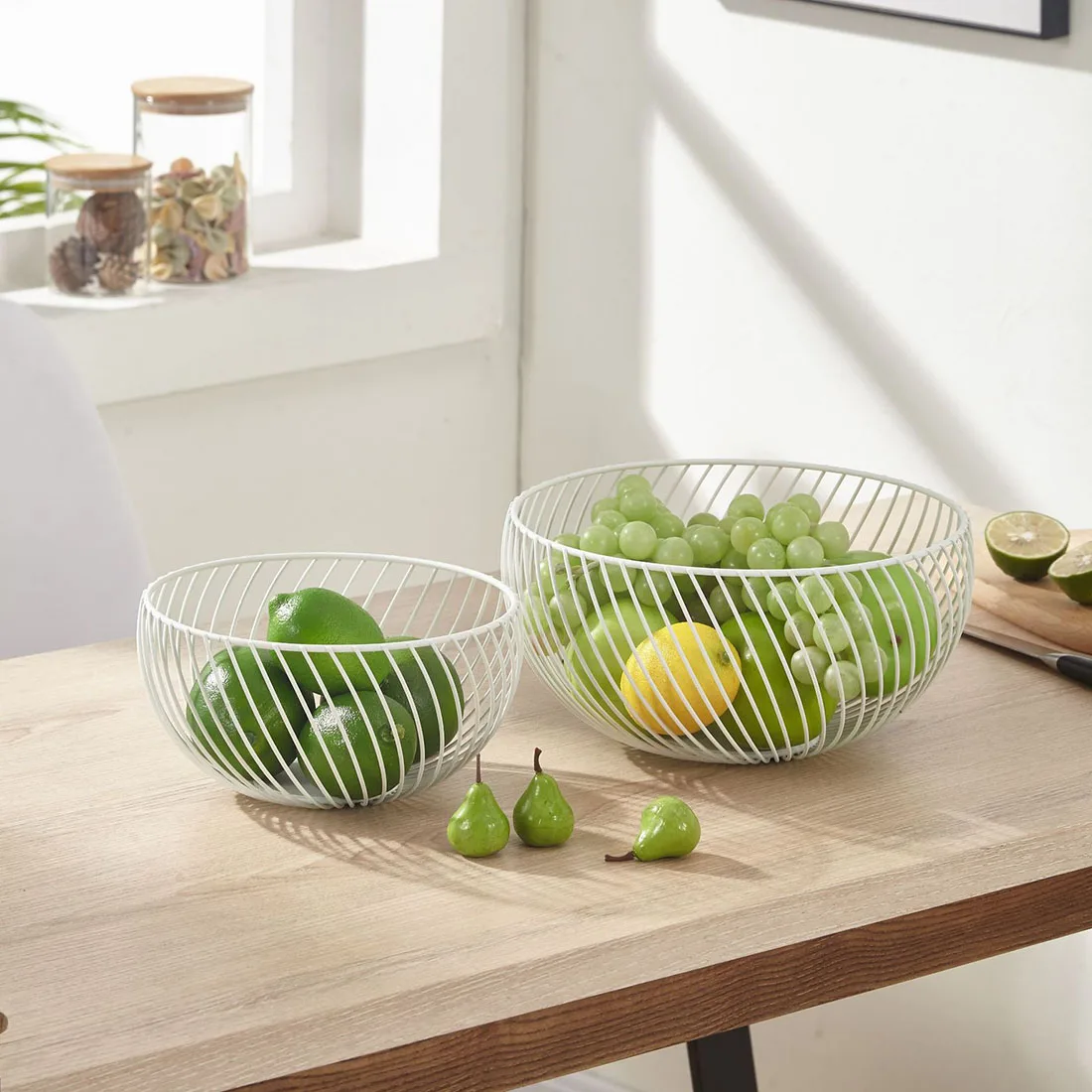 Metal Wire Fruit Basket Countertop Fruit Bowl Vegetable Holder Fruit Decorative Stand Storage Baskets- White S L