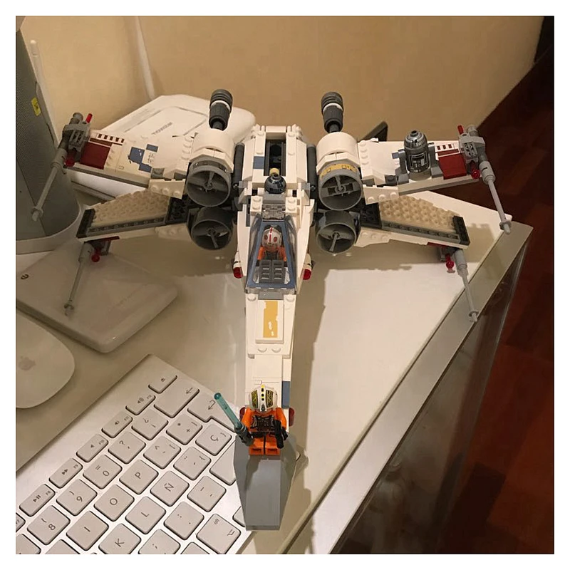 Compatible Starwars Star Plan Wars Fighter the X New Wing Starfighter Set Building Blocks Bricks Legoings 75218 Children Toys
Compatible Starwars Star Plan Wars Fighter the X New Wing Starfighter Set Building Blocks Bricks Legoings 75218 Children Toys