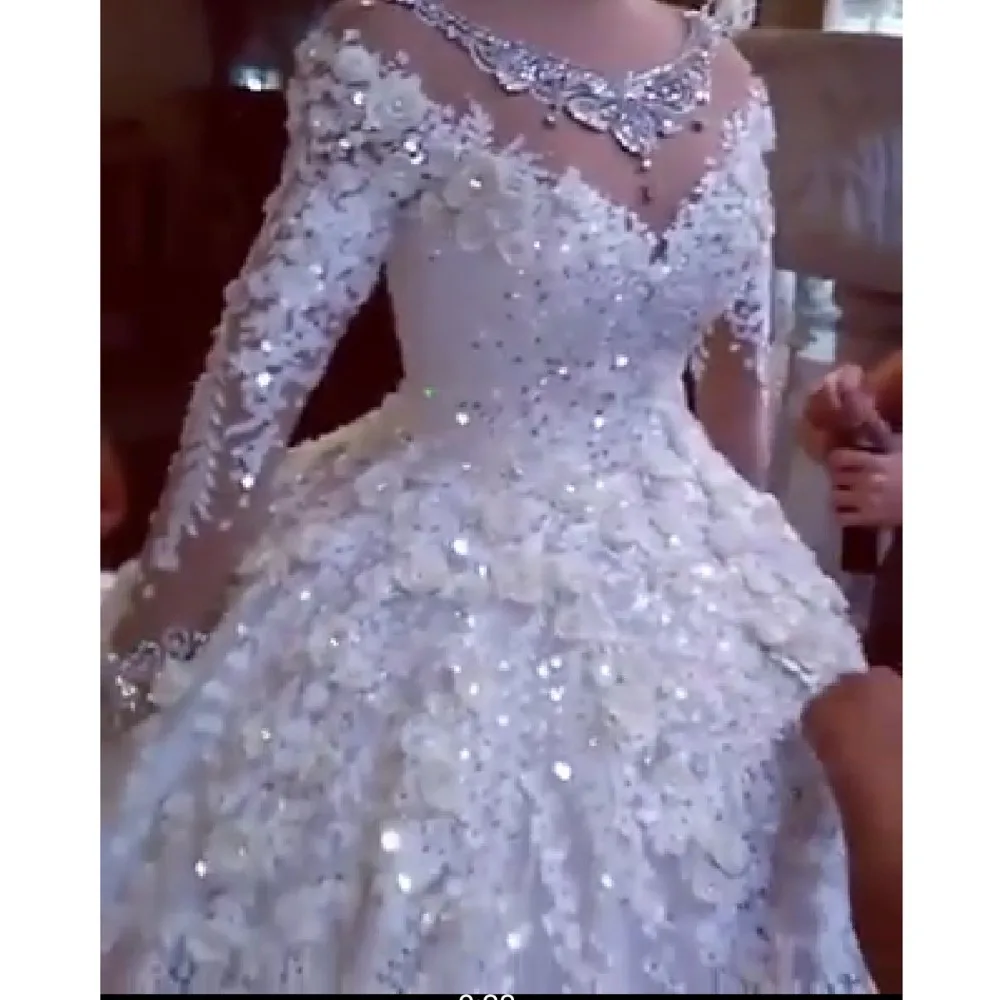 Floral Crystal Wedding Gowns Full Sleeves Arabian Bridal Dresses V Neck 3D Flower Lace Arabian Wedding Gown 2019 Robe De Mariee
Floral Crystal Wedding Gowns Full Sleeves Arabian Bridal Dresses V Neck 3D Flower Lace Arabian Wedding Gown 2019 Robe De Mariee