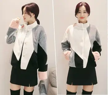 New autumn and winter fur coat female short paragraph fight color on both sides to wear imitation lamb wool coat
New autumn and winter fur coat female short paragraph fight color on both sides to wear imitation lamb wool coat