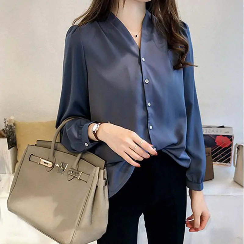 2018 Womens Shirts Long Sleeve Blouses Fashion V Neck Imitation Satin Solid Classic Retro Tops Shirts For Women
2018 Womens Shirts Long Sleeve Blouses Fashion V Neck Imitation Satin Solid Classic Retro Tops Shirts For Women