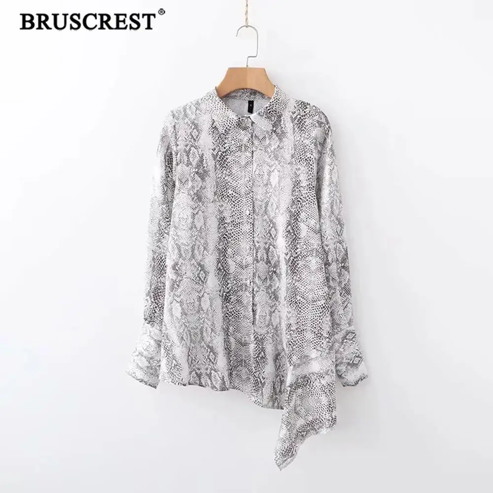 2019 Summer vintage Snake print blouse women tops fashion button long sleeve korean clothes plus size women shirts streetwear
2019 Summer vintage Snake print blouse women tops fashion button long sleeve korean clothes plus size women shirts streetwear