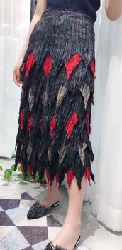 Italian hand-coloured irregular skirt cake Skirt Peacock Skirt folded half-length worn on both sides miyake
Italian hand-coloured irregular skirt cake Skirt Peacock Skirt folded half-length worn on both sides miyake