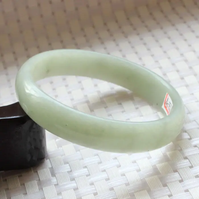 A-7966 Chinese Beautiful Genuine Natural Green Jade Gems Bangle Bracelet 65mm 28% 10.13
A-7966 Chinese Beautiful Genuine Natural Green Jade Gems Bangle Bracelet 65mm 28% 10.13