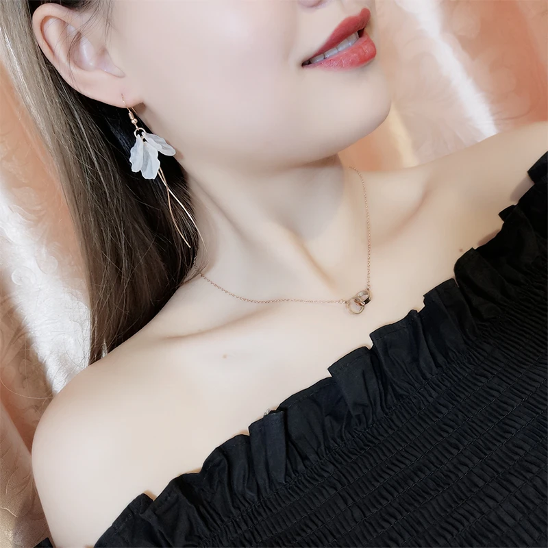Summer Style Sweet Dull Polish Resin Petals Mental Spiral Long Tassel Ear Drop Preserved Fresh Flower Dangle Earrings Jewelry
Summer Style Sweet Dull Polish Resin Petals Mental Spiral Long Tassel Ear Drop Preserved Fresh Flower Dangle Earrings Jewelry