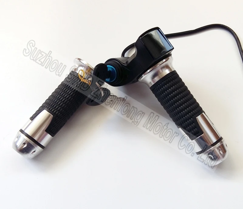 Throttle for electric bike with ignition lock of 36v48V60v72v with voltage display e-scooter Twist Throttle G-L082
Throttle for electric bike with ignition lock of 36v48V60v72v with voltage display e-scooter Twist Throttle G-L082