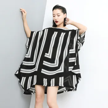 Johnature New Slash Neck Print Batwing Women Long Blouses 2020 Summer Streetwear Style Loose Thin Irregular Shirts
Johnature New Slash Neck Print Batwing Women Long Blouses 2020 Summer Streetwear Style Loose Thin Irregular Shirts