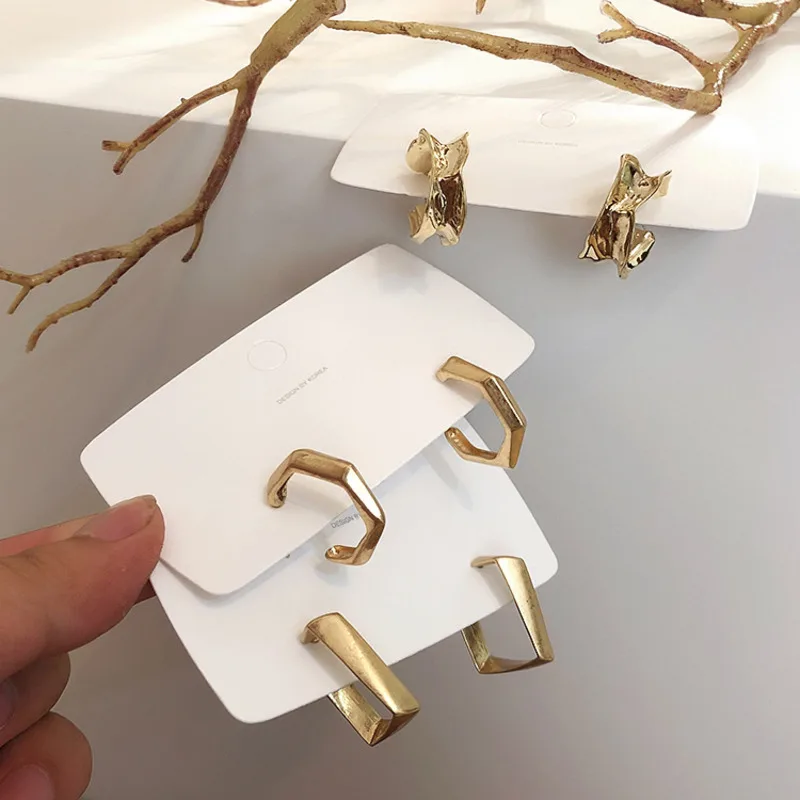 Baroque Retro Twisted Irregular Shaped Metal Hoop Earrings Fashion Female Ear Rings 2019 Korea Earrings Sterling Silver Jewelry
Baroque Retro Twisted Irregular Shaped Metal Hoop Earrings Fashion Female Ear Rings 2019 Korea Earrings Sterling Silver Jewelry