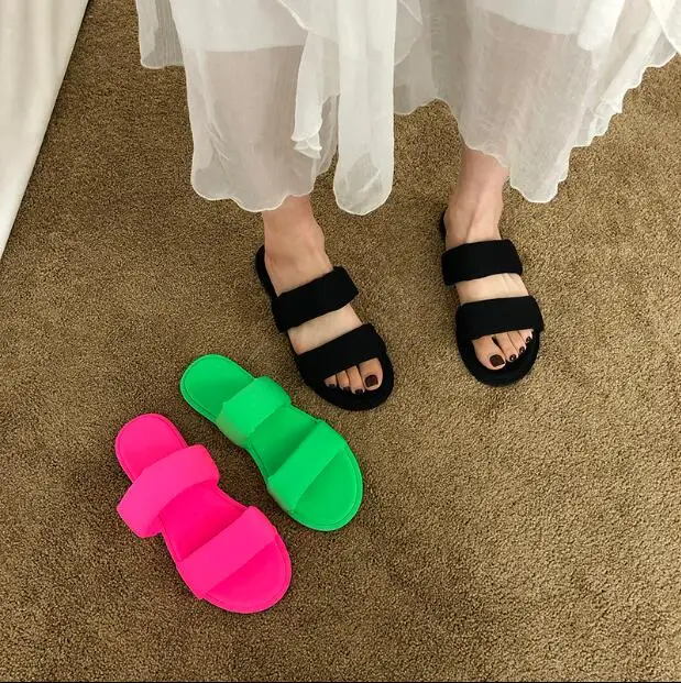 Women flip flop 2019 summer new outdoor beach wild candy word double flat sandals /slippers
Women flip flop 2019 summer new outdoor beach wild candy word double flat sandals /slippers