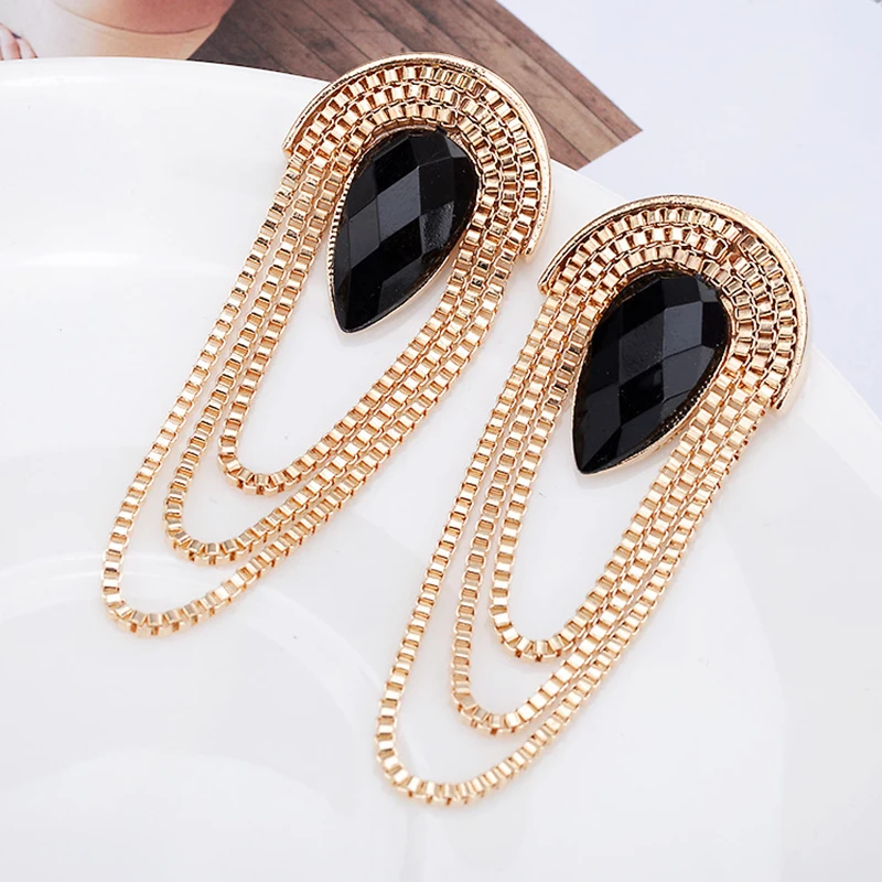 JOYESWING Fashion New Punk Earrings Cool Jewelry Metal Alloy with Crystal Charms Tassel Design Chains Geometric Femme Bijouterie
JOYESWING Fashion New Punk Earrings Cool Jewelry Metal Alloy with Crystal Charms Tassel Design Chains Geometric Femme Bijouterie