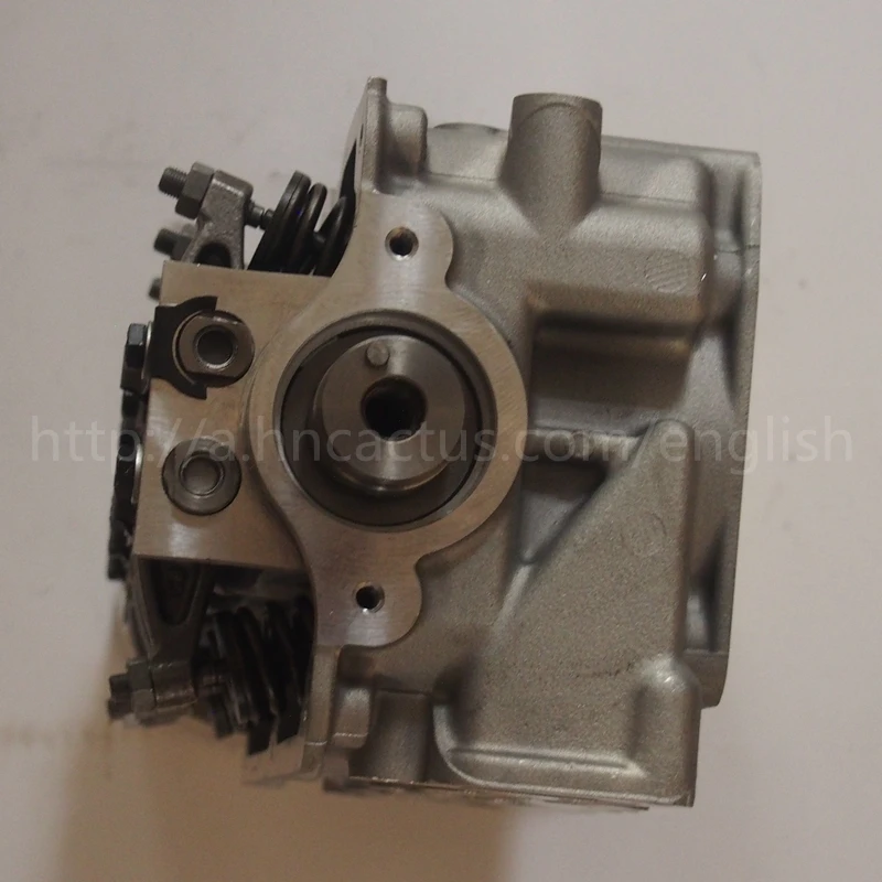 F8CV complete cylinder head 06.jpg