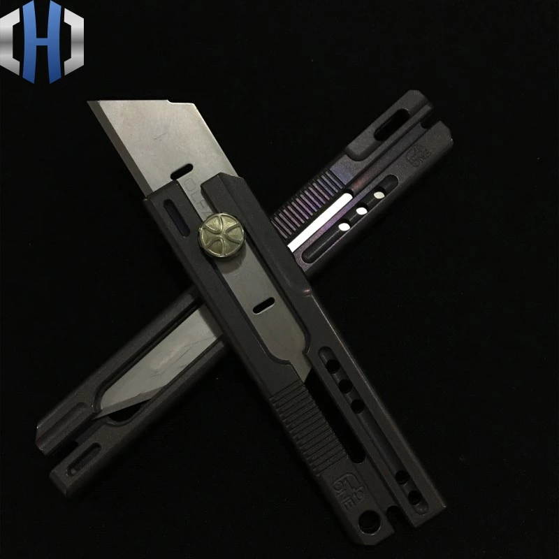 Three Generations Of Titanium Alloy Section Of Utility Knife Heavy Cutting Paper EDC Single Hand Opening And Closing Of The Box
Three Generations Of Titanium Alloy Section Of Utility Knife Heavy Cutting Paper EDC Single Hand Opening And Closing Of The Box