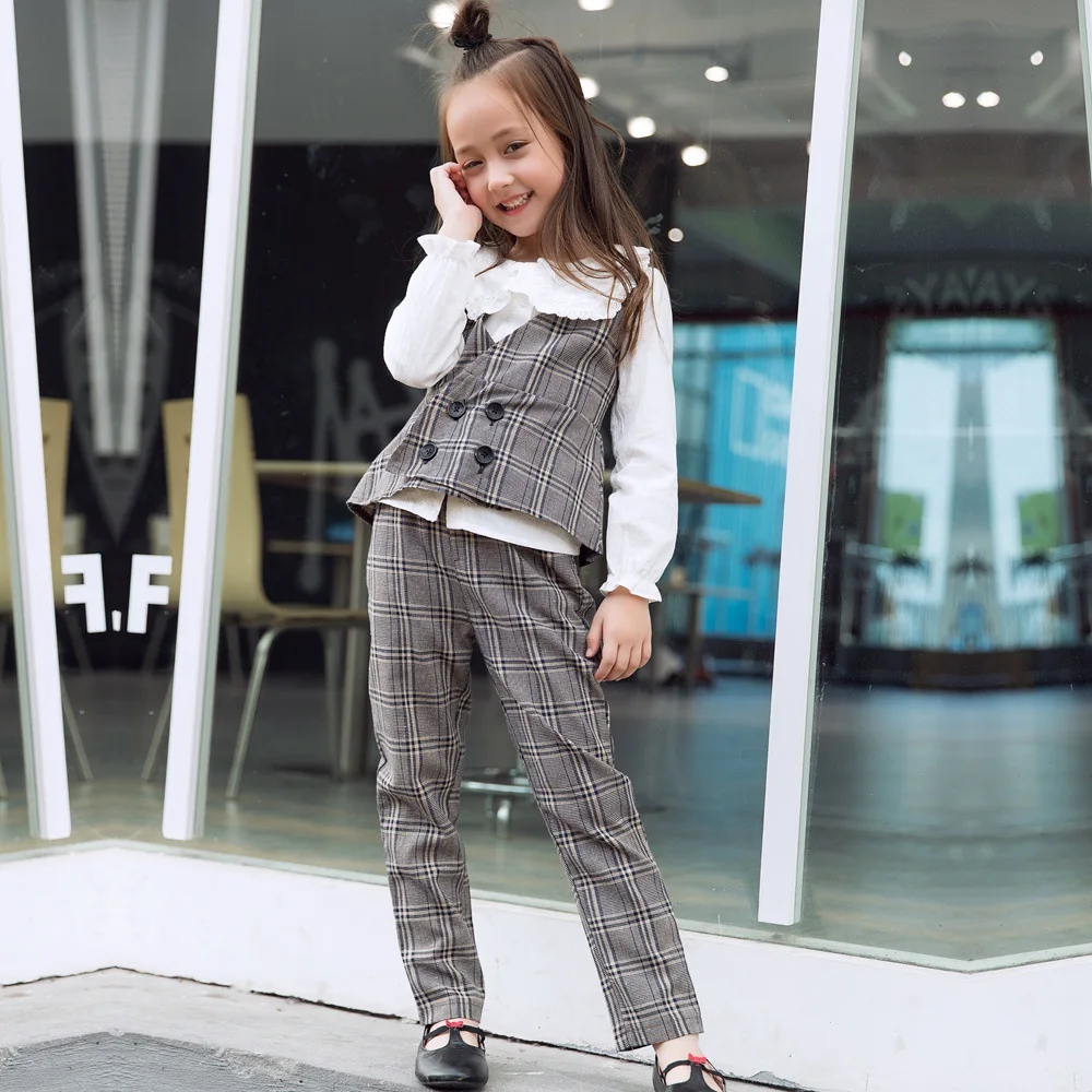 Spring and Autumn Sling Lattice Suit Vest Suit Set Children's English Two Piece Set Korean Version of Girl's Dress.
Spring and Autumn Sling Lattice Suit Vest Suit Set Children's English Two Piece Set Korean Version of Girl's Dress.
