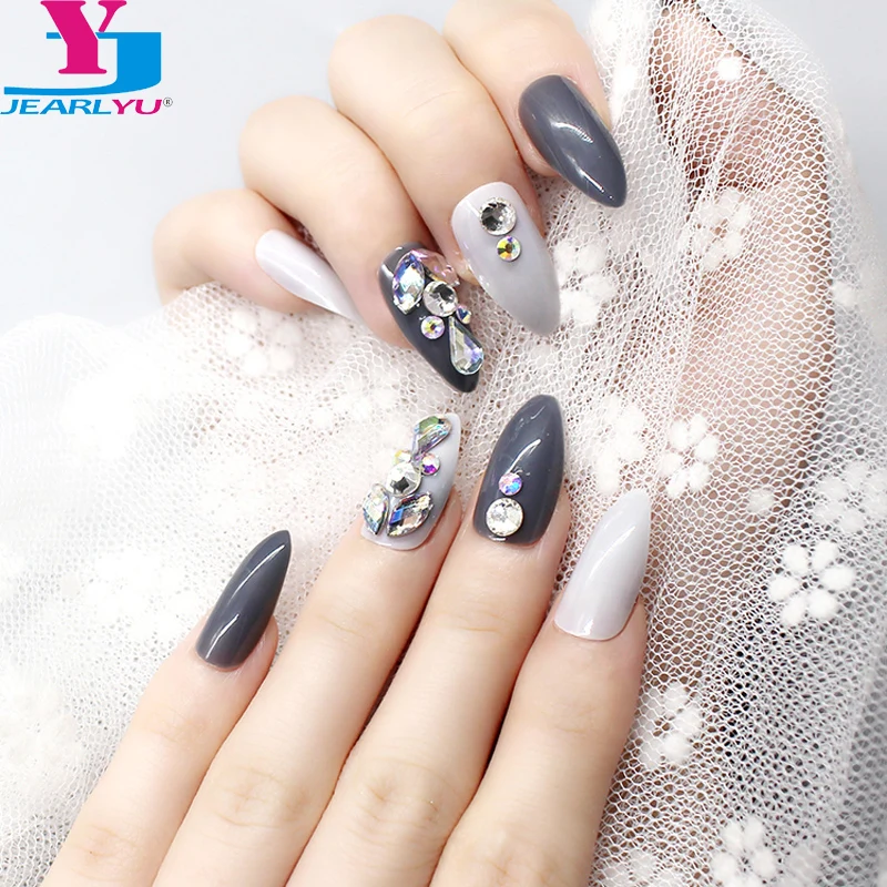 Hot 24PCS Long False Nails Manicure DIY 3D Shiny Press On Fake Nails Art Tips Stiletto Full Acrylic Bling AB Crystal Stickers
Hot 24PCS Long False Nails Manicure DIY 3D Shiny Press On Fake Nails Art Tips Stiletto Full Acrylic Bling AB Crystal Stickers