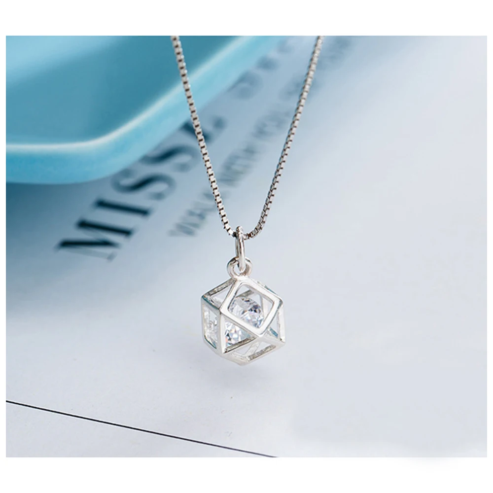 S925 sterling silver necklace female clavicle chain simple temperament net red necklace short paragraph stereo geometry pendant
S925 sterling silver necklace female clavicle chain simple temperament net red necklace short paragraph stereo geometry pendant
