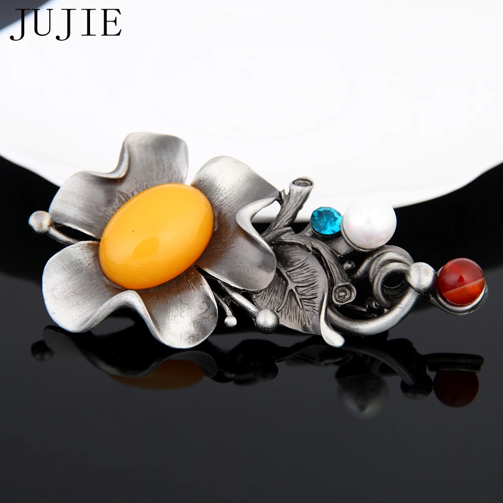 JUJIE Vintage Resin Pearl Flower Brooches For Women 2019 Big Matel Brooch Pins Plant Jewelry Dropshipping
JUJIE Vintage Resin Pearl Flower Brooches For Women 2019 Big Matel Brooch Pins Plant Jewelry Dropshipping