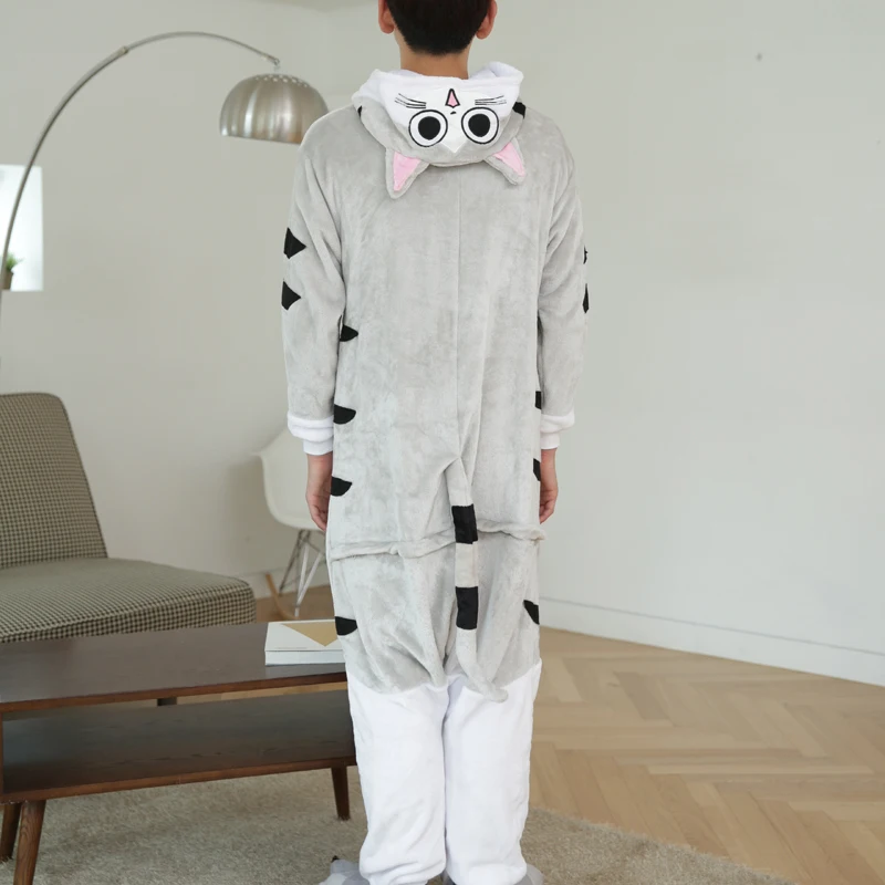 Kawaii Flannel Pijama kigurumi For men Minion Panda Tiger Giraffe Onesie Adult Sleepwear Couple Pyjamas Halloween Party Jumpsuit (4)