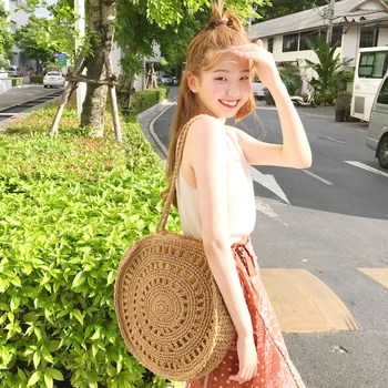 INS New Spike Round Straw Bag Packets Shoulder Casual Paper Rope Big Flower Woven Bag Beach Woman Bag
INS New Spike Round Straw Bag Packets Shoulder Casual Paper Rope Big Flower Woven Bag Beach Woman Bag