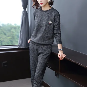 2019 autumn and winter new fashion suit female loose round neck bright silk sweater pullover casual pants two sets of tide
2019 autumn and winter new fashion suit female loose round neck bright silk sweater pullover casual pants two sets of tide