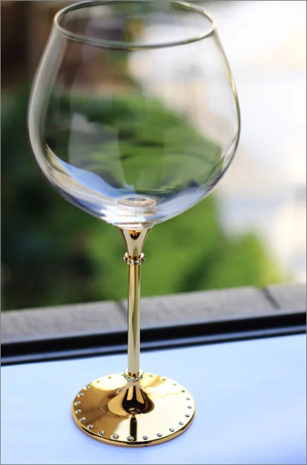 13126 creative high-grade crystal grape wine glass metal base diamond glass manufacturers selling wedding party
13126 creative high-grade crystal grape wine glass metal base diamond glass manufacturers selling wedding party