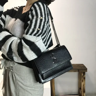 Bag female 2019 new crocodile pattern chain bag Korean version of Messenger bag simple wild shoulder bag fashion small bag
Bag female 2019 new crocodile pattern chain bag Korean version of Messenger bag simple wild shoulder bag fashion small bag