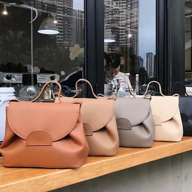 Fashion handbag 2019 new fashion designer simple handbag casual portable commuter bag shoulder slung doctor retro leather bag
Fashion handbag 2019 new fashion designer simple handbag casual portable commuter bag shoulder slung doctor retro leather bag