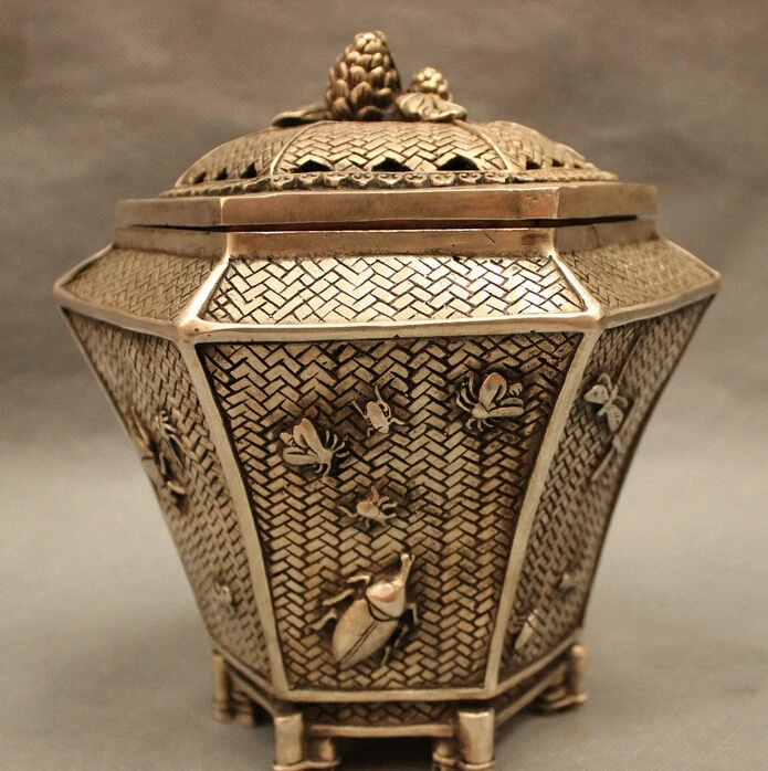 8" Folk Chinese Silver Insect Cicada Pine Cone Statue Box Incense Burner Censer
8" Folk Chinese Silver Insect Cicada Pine Cone Statue Box Incense Burner Censer