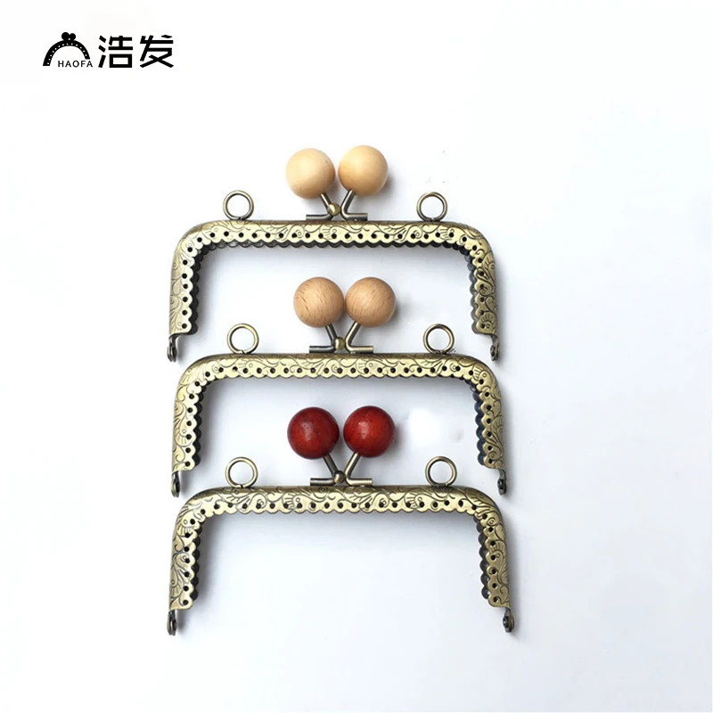 HAOFA 10pcs/ Lot 12.5cm Metal Purse Frame Clasp Handles for Coin Purses Clutch Bag Accessories wooden beads Bronze Bags Frame
HAOFA 10pcs/ Lot 12.5cm Metal Purse Frame Clasp Handles for Coin Purses Clutch Bag Accessories wooden beads Bronze Bags Frame