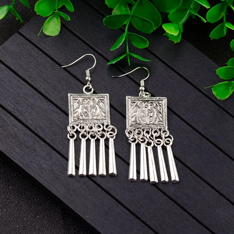 TopHanqi Indian Jhumka Sliver Color Antique Ethnic Drop Earrings For Women Bohemian Fringed Long Tassel Earrings Gypsy Jewelry
TopHanqi Indian Jhumka Sliver Color Antique Ethnic Drop Earrings For Women Bohemian Fringed Long Tassel Earrings Gypsy Jewelry