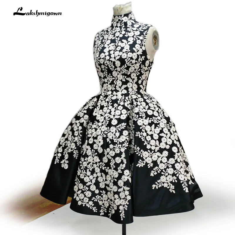 Vestidos Coctel Elegant Black Cocktail Dresses Short Lace Appliques Satin Sleeveless Party Gowns For Graduation
Vestidos Coctel Elegant Black Cocktail Dresses Short Lace Appliques Satin Sleeveless Party Gowns For Graduation