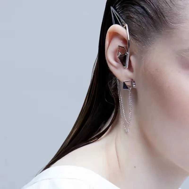 Rongho Hiphop Metal Hollow Geometric Earrings for Women Punk Ear Cuff Femme Brincos Irregular Clip Earrings Hyperbole jewelry
Rongho Hiphop Metal Hollow Geometric Earrings for Women Punk Ear Cuff Femme Brincos Irregular Clip Earrings Hyperbole jewelry