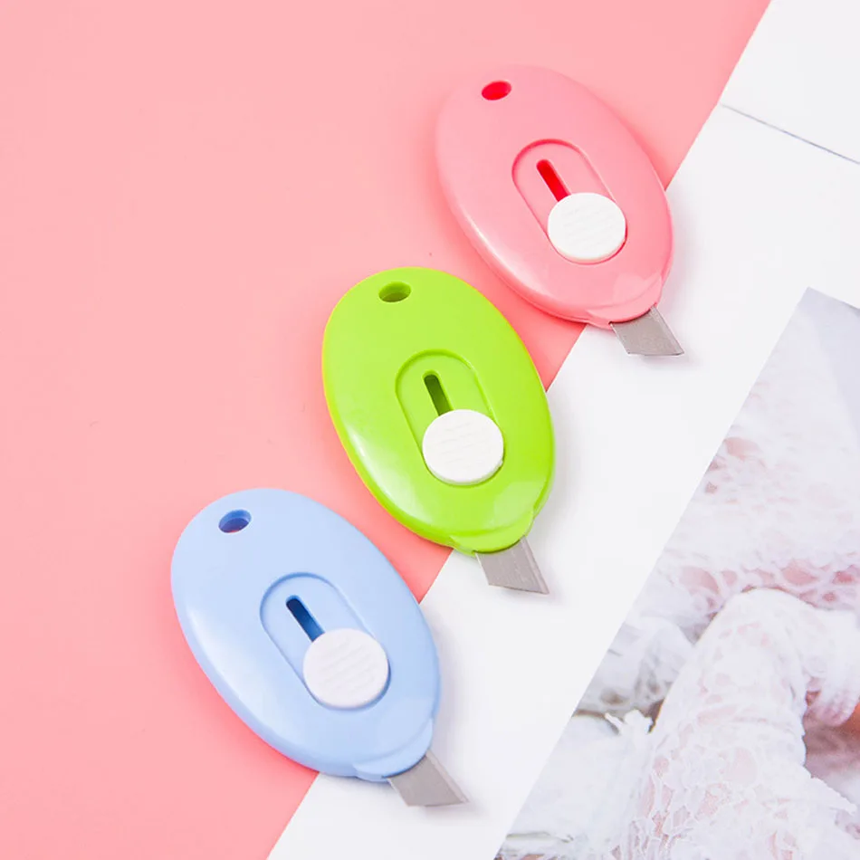 Cute candy Color Mini Portable Utility Knife Paper Cutter Cutting Paper Razor Blade Office Stationery student school supplies
Cute candy Color Mini Portable Utility Knife Paper Cutter Cutting Paper Razor Blade Office Stationery student school supplies