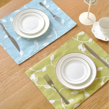 4pcs Embroidered cloth pad table mats Western mats Placemats double thick mat non-slip Insulation mat tea coffee coasters
4pcs Embroidered cloth pad table mats Western mats Placemats double thick mat non-slip Insulation mat tea coffee coasters