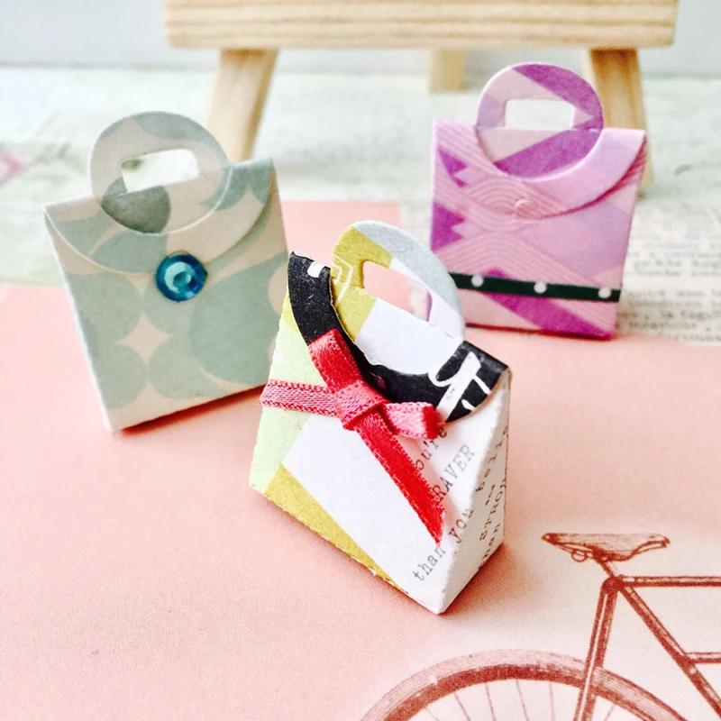 Cute Mini Gift Box Die Metal Cutting Dies Hand Bag Package Cut Dies for DIY Thanksgiving Scrapbooking Paper Card Embossing
Cute Mini Gift Box Die Metal Cutting Dies Hand Bag Package Cut Dies for DIY Thanksgiving Scrapbooking Paper Card Embossing