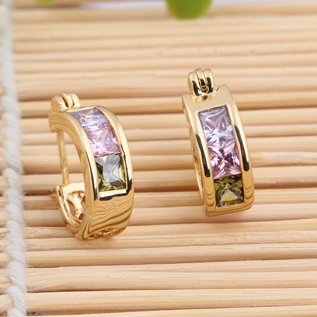 GUSSIARRO Wholesale Delicate Gold-Color Colorful Square Cubic Zirconia Hoop Women Earrings No Nickel
GUSSIARRO Wholesale Delicate Gold-Color Colorful Square Cubic Zirconia Hoop Women Earrings No Nickel