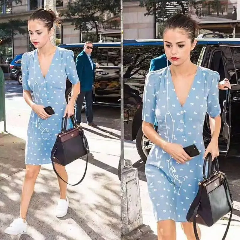 Women Blue/Pink Clover Print Short Sleeve V Neck Front Buttons Viscose French Style Fresh Slim Fit Mini Dress ins
Women Blue/Pink Clover Print Short Sleeve V Neck Front Buttons Viscose French Style Fresh Slim Fit Mini Dress ins