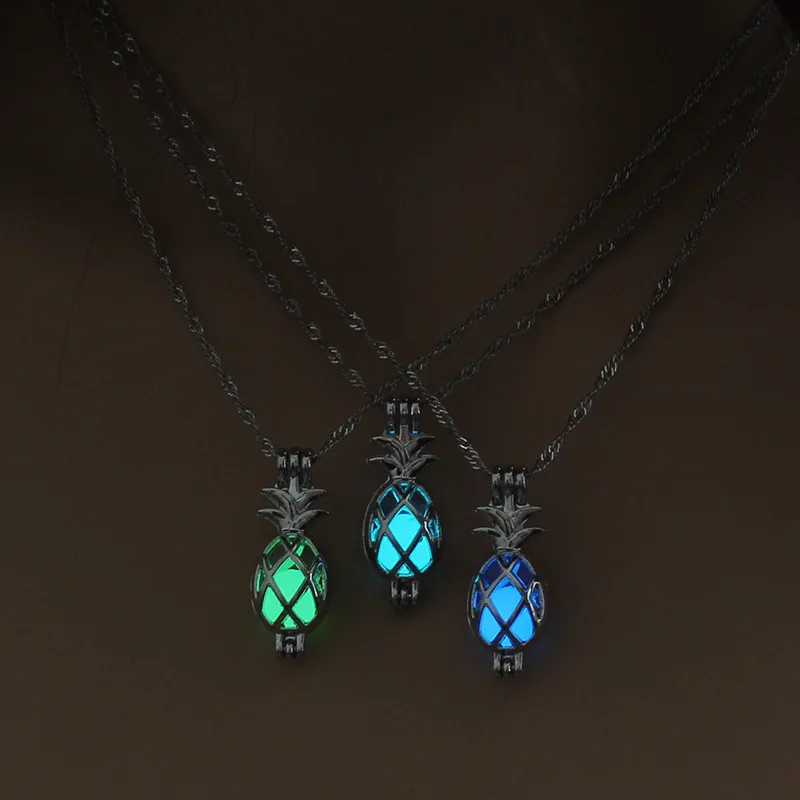 Glow in the Dark Necklace with Silver Plated Pineapple Shaped Choker Long Luminous Stone Pendant Necklace for Women Men Jewelry
Glow in the Dark Necklace with Silver Plated Pineapple Shaped Choker Long Luminous Stone Pendant Necklace for Women Men Jewelry