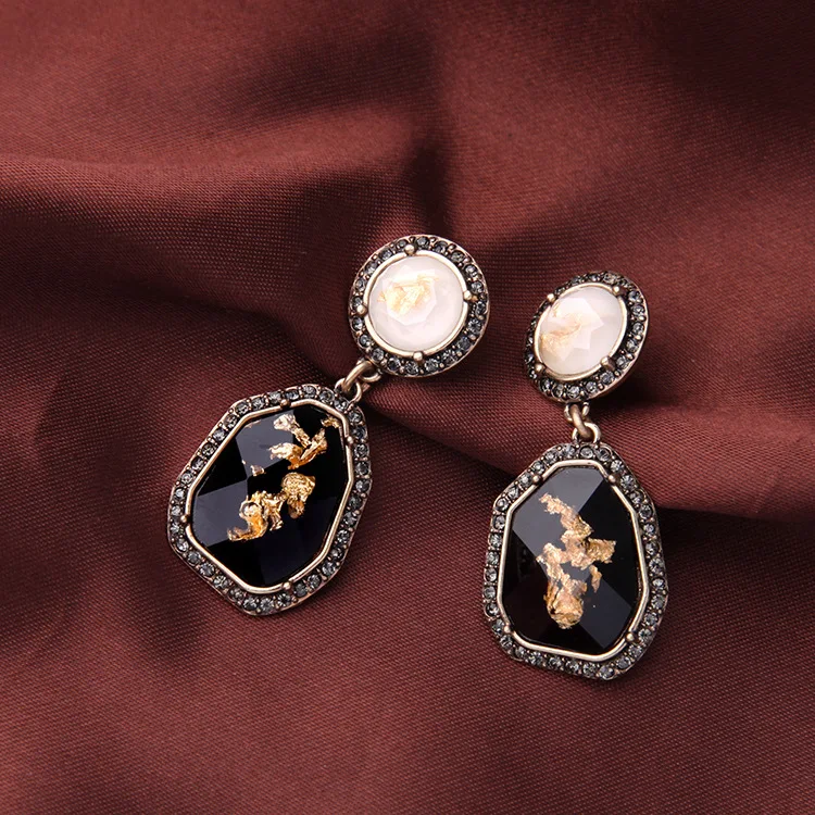 Bohemian Irregular Pattern Stone Resin Drop Earrings Ethnic Vintage Dangle Earrings 2019 Geometric Jewelry Wedding Wholesale
Bohemian Irregular Pattern Stone Resin Drop Earrings Ethnic Vintage Dangle Earrings 2019 Geometric Jewelry Wedding Wholesale