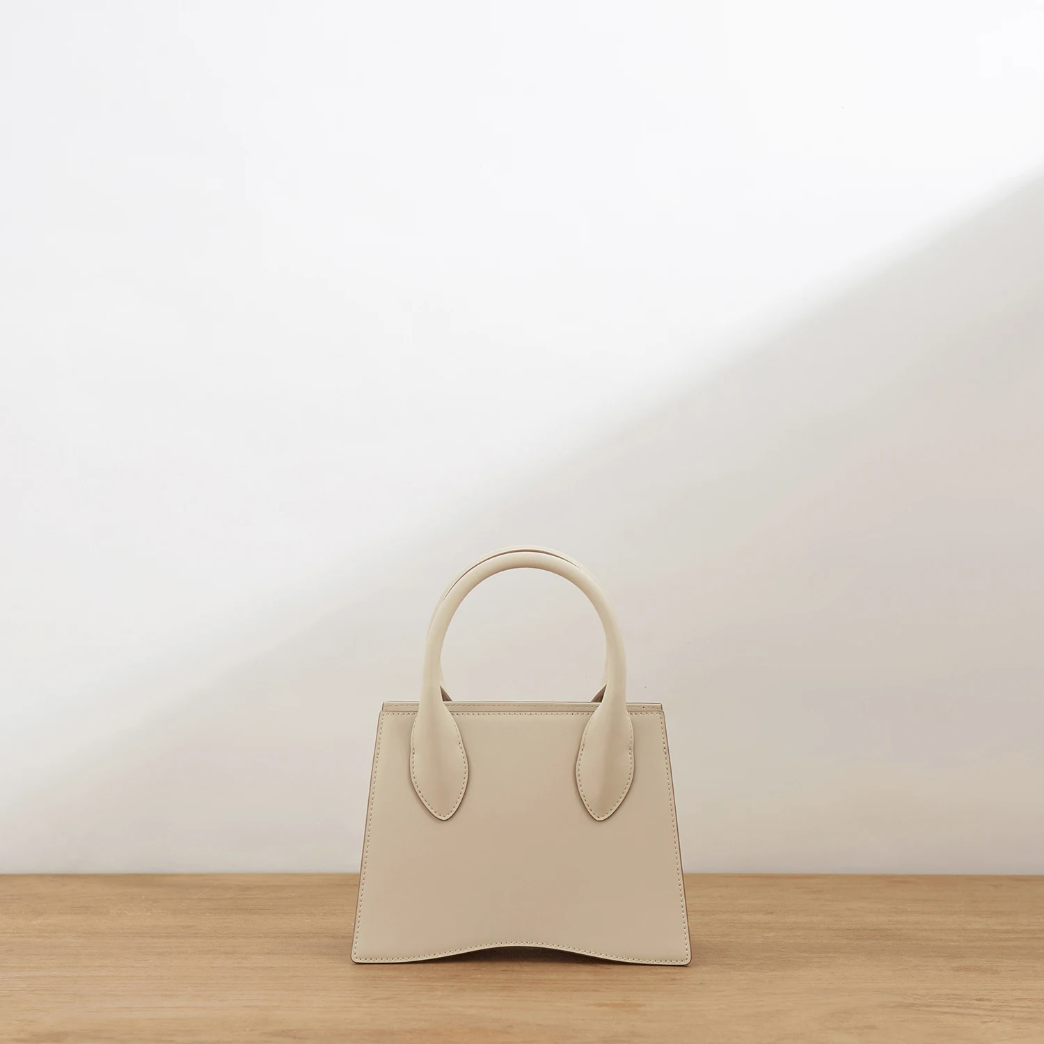 France Niche Portable Bag Woman Package 2019 Western Style Chain Single Shoulder Satchel luxury handbags designer Crossbody sale
France Niche Portable Bag Woman Package 2019 Western Style Chain Single Shoulder Satchel luxury handbags designer Crossbody sale