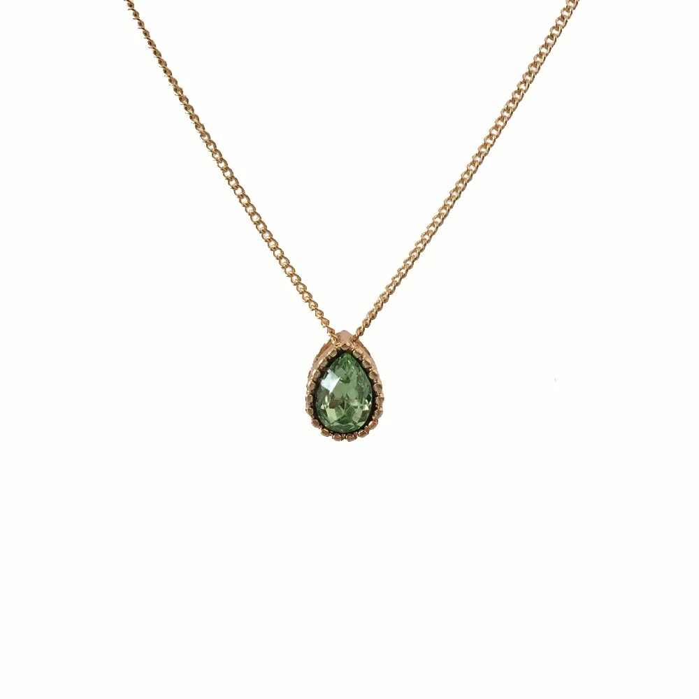 LOVELY WOMEN NECKLACE GOLD COLOR PLATING GREEN STONE DROP WATER SHAPE PENDANT NECKLACE
LOVELY WOMEN NECKLACE GOLD COLOR PLATING GREEN STONE DROP WATER SHAPE PENDANT NECKLACE