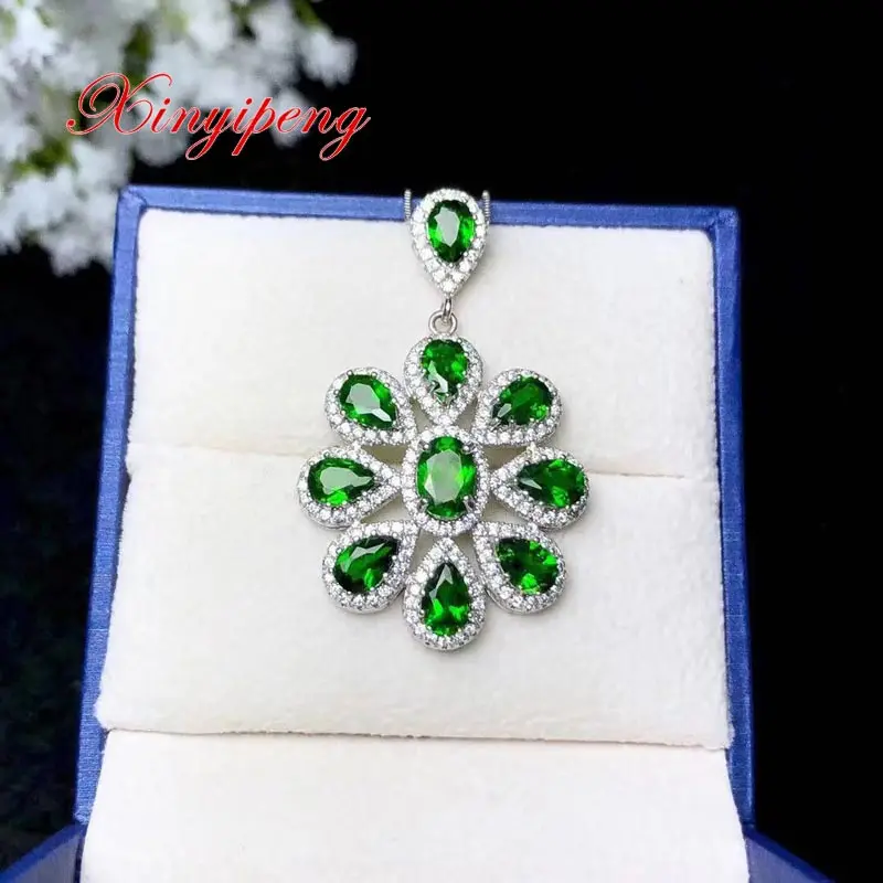 Xin yi peng 925 silver inlaid natural diopside pendant woman necklace beautiful
Xin yi peng 925 silver inlaid natural diopside pendant woman necklace beautiful