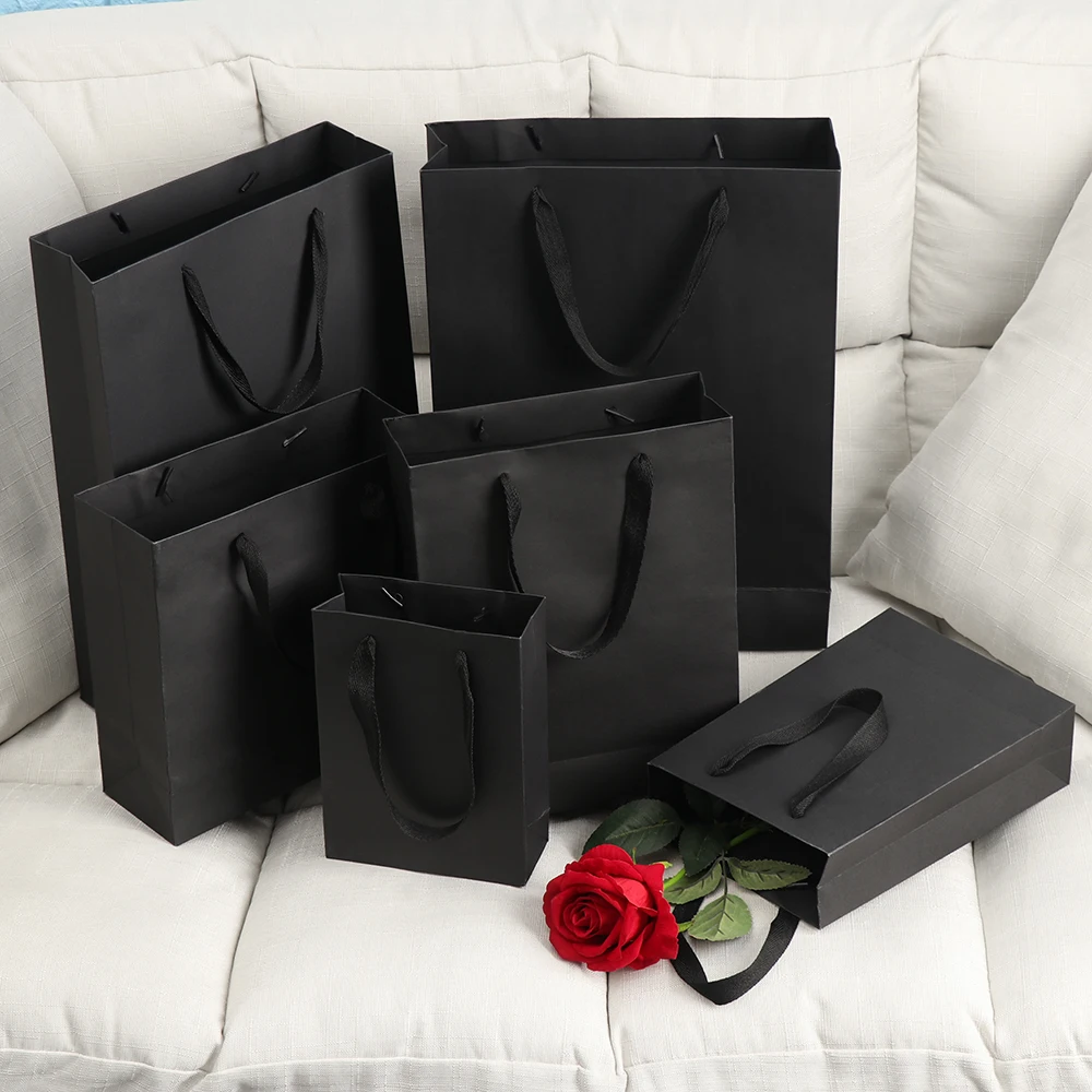 1Pcs Kraft Paper Gift Bag With Handle Black Color Wedding Birthday Party Gift Christmas New Year Shopping Package Bags 6 Sizes
1Pcs Kraft Paper Gift Bag With Handle Black Color Wedding Birthday Party Gift Christmas New Year Shopping Package Bags 6 Sizes