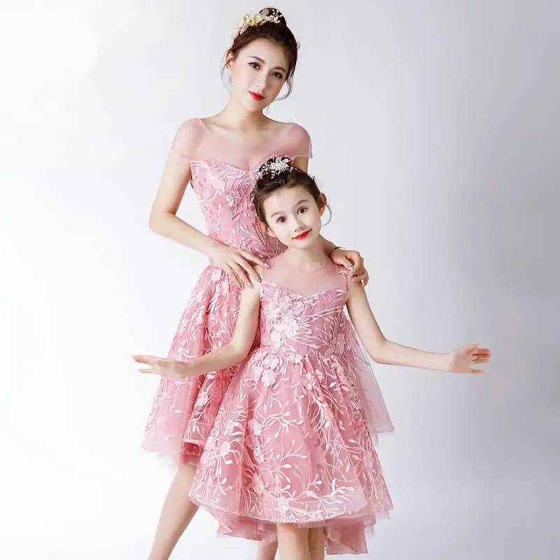 Mother Daughter Lace Dresses Pink Mommy Girl Matching Twinning Party Dress Family Look Outfits Mom and Me Evening Dress Vestidos
Mother Daughter Lace Dresses Pink Mommy Girl Matching Twinning Party Dress Family Look Outfits Mom and Me Evening Dress Vestidos