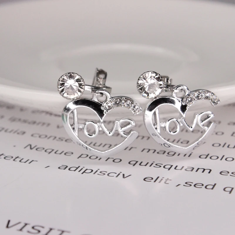 2019women's earring ear clips for ears without puncture Heart-shaped clip on earrings fashion trendy cute/romantic jewelry gift
2019women's earring ear clips for ears without puncture Heart-shaped clip on earrings fashion trendy cute/romantic jewelry gift
