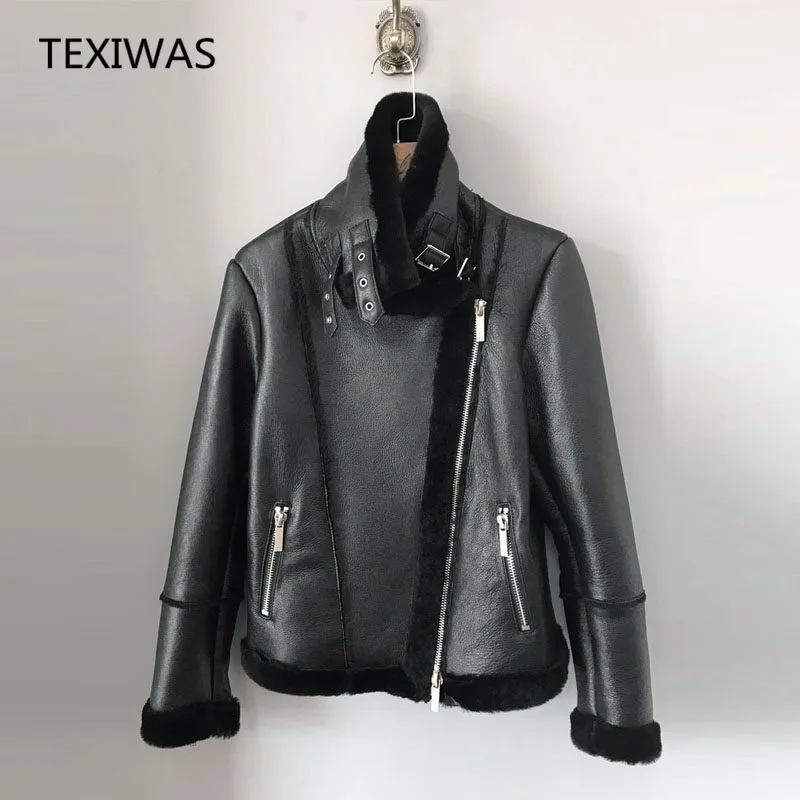 TEXIWAS Winter Warm 100% Shearling One Fur Genuine Leather jacket Women Thicken Outerwear top pilot bomber jacket Coat female
TEXIWAS Winter Warm 100% Shearling One Fur Genuine Leather jacket Women Thicken Outerwear top pilot bomber jacket Coat female