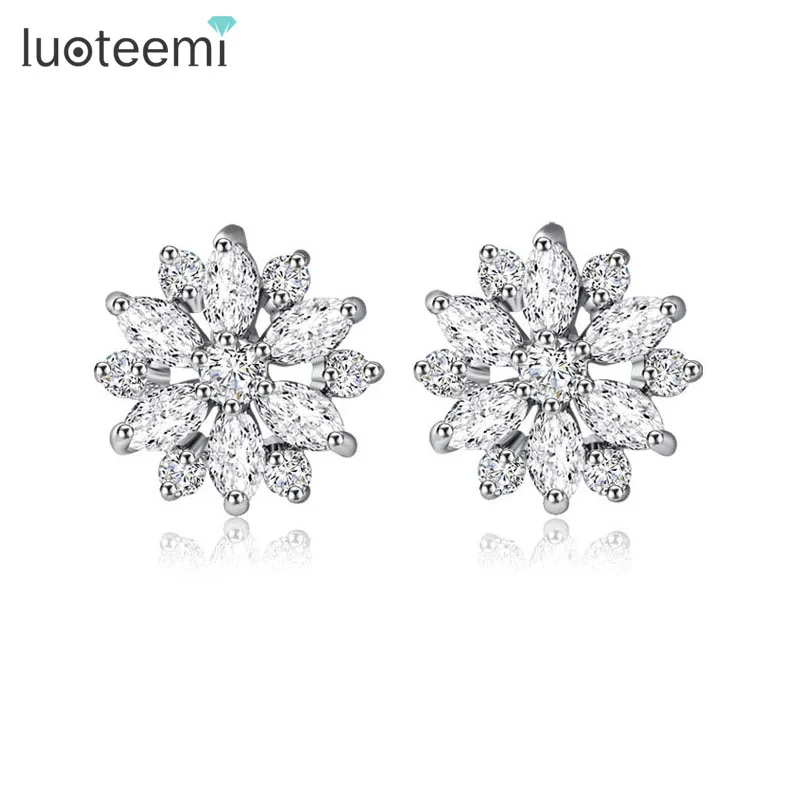 LUOTEEMI white gold-Color AAA Cubic Zirconia Stud Earrings Luxurious Style Trendy Christmas Women Fine Jewelry Accessories
LUOTEEMI white gold-Color AAA Cubic Zirconia Stud Earrings Luxurious Style Trendy Christmas Women Fine Jewelry Accessories