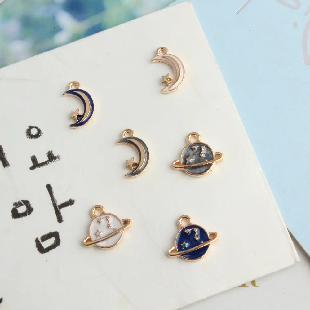 100pcs Enamel Alloy Moon Charms 13*15MM Cute Kawaii Saturn Oil Drop Keyring Earring Floating Necklace Bracelet Pendant
100pcs Enamel Alloy Moon Charms 13*15MM Cute Kawaii Saturn Oil Drop Keyring Earring Floating Necklace Bracelet Pendant