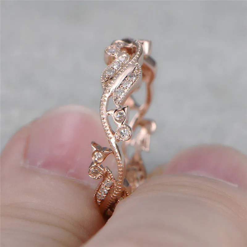 ROMAD Zirconia Wreath Rings for Women Rose Gold Color vine Leaf Finger Ring with AAA CZ Female Party Ring Boho Jewelry R4
ROMAD Zirconia Wreath Rings for Women Rose Gold Color vine Leaf Finger Ring with AAA CZ Female Party Ring Boho Jewelry R4