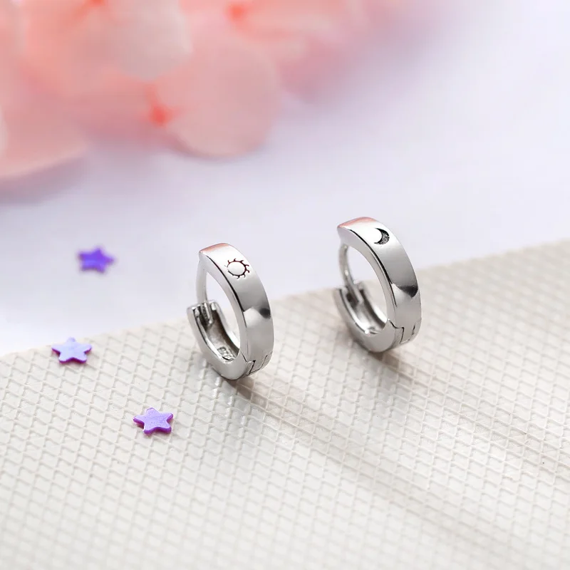 925 Sterling Silver Small Hoops Earrings for Women Simple Female Circle Ear Ring Earings Fashion Christmas Jewelry
925 Sterling Silver Small Hoops Earrings for Women Simple Female Circle Ear Ring Earings Fashion Christmas Jewelry